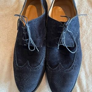 Campanile sued wingtip shoes.